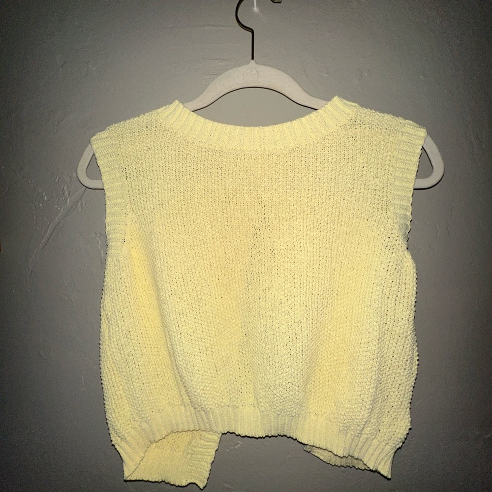 Backless Yellow Sleeveless Knit Sweater